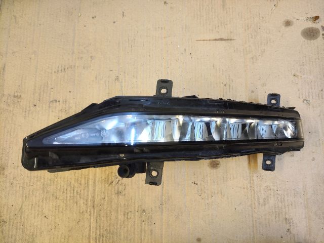 bontott SKODA SUPERB III Bal Ködfényszóró