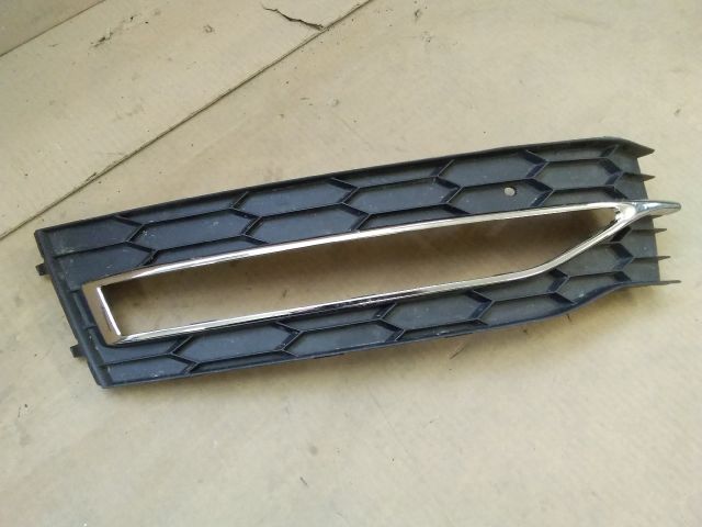 bontott SKODA SUPERB III Bal Ködlámpa Rács