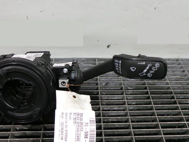 bontott SKODA SUPERB III Bal Kormánykapcsoló Irányjelző