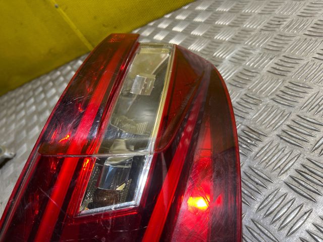 bontott SKODA SUPERB III Bal Külső Hátsó Lámpa