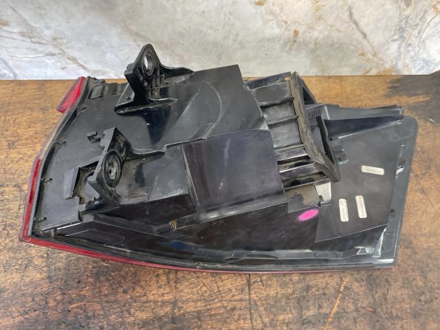 bontott SKODA SUPERB III Bal Külső Hátsó Lámpa