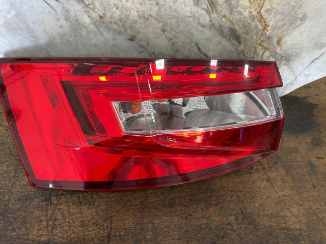 bontott SKODA SUPERB III Bal Külső Hátsó Lámpa