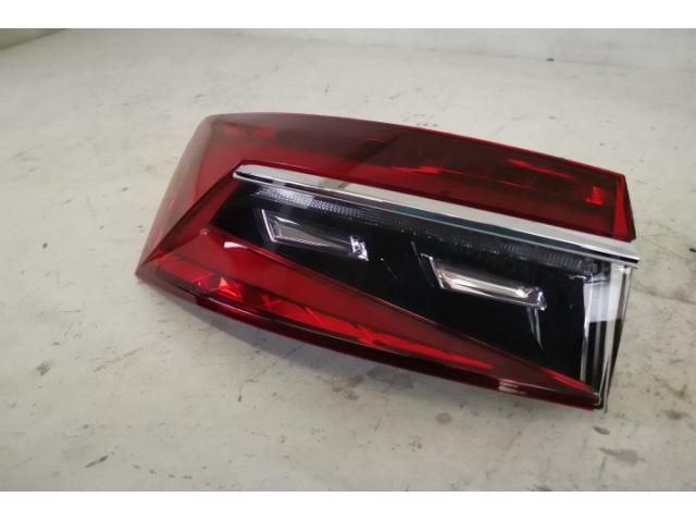 bontott SKODA SUPERB III Bal Külső Hátsó Lámpa