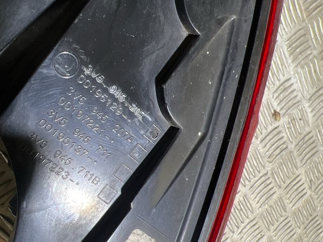 bontott SKODA SUPERB III Bal Külső Hátsó Lámpa