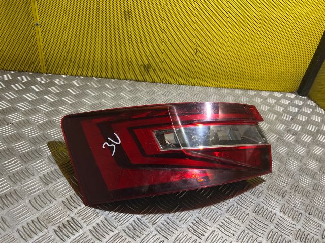 bontott SKODA SUPERB III Bal Külső Hátsó Lámpa