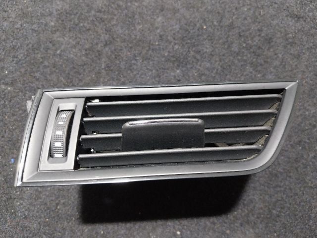 bontott SKODA SUPERB III Bal Szellőző