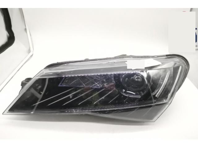 bontott SKODA SUPERB III Bal Xenon Fényszóró