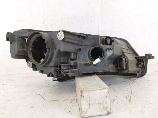 bontott SKODA SUPERB III Bal Xenon Fényszóró