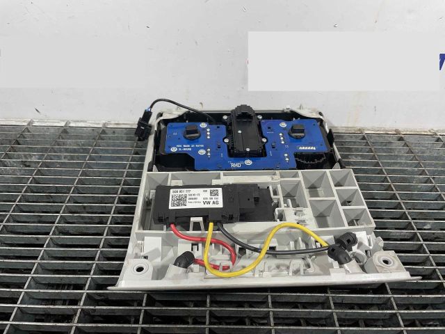 bontott SKODA SUPERB III Beltér Világítás Első