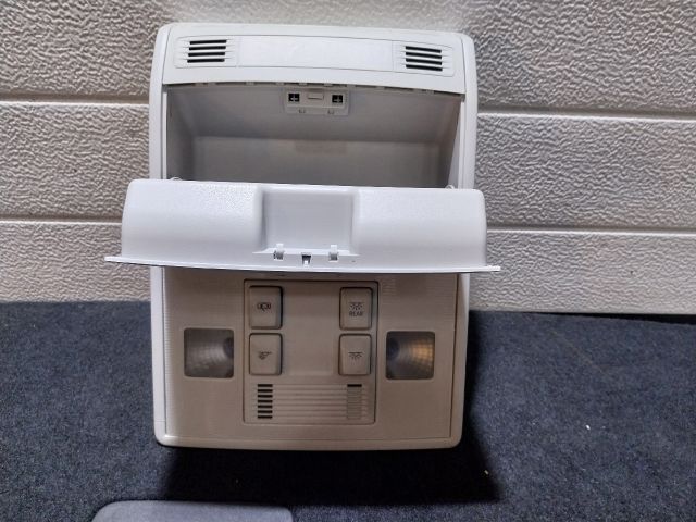 bontott SKODA SUPERB III Beltér Világítás Első