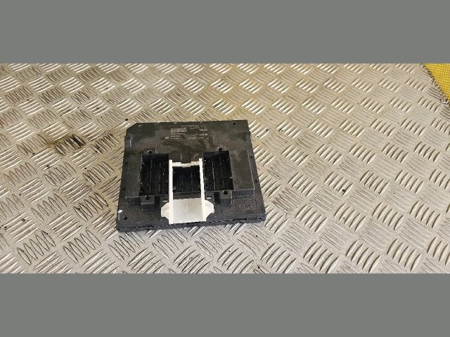 bontott SKODA SUPERB III Biztosítéktábla Utastér