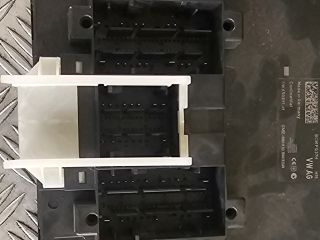 bontott SKODA SUPERB III Biztosítéktábla Utastér