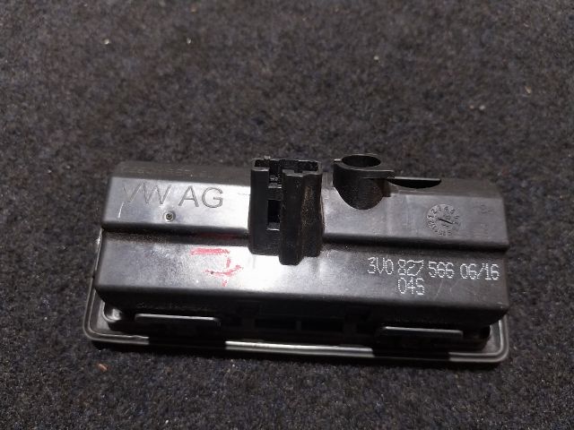 bontott SKODA SUPERB III Csomagtér Nyitó Kar / Gomb