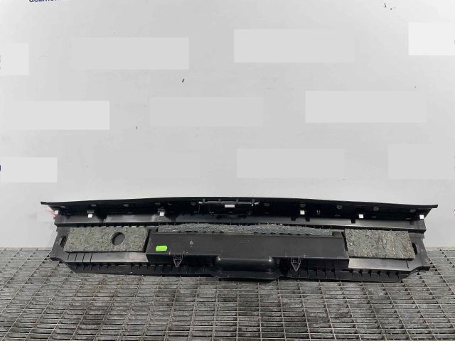 bontott SKODA SUPERB III Csomagtérajtó Díszléc