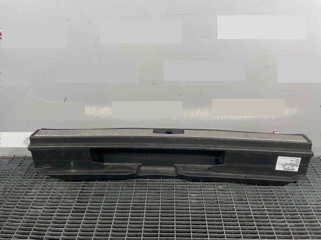 bontott SKODA SUPERB III Csomagtérajtó Díszléc