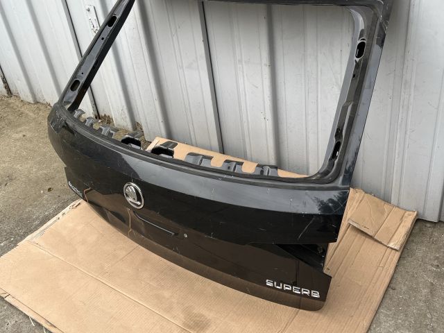 bontott SKODA SUPERB III Csomagtérajtó (Üres lemez)