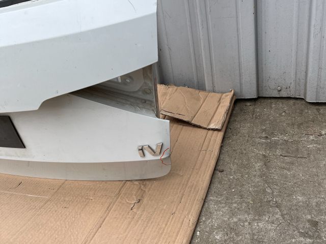 bontott SKODA SUPERB III Csomagtérajtó (Üres lemez)