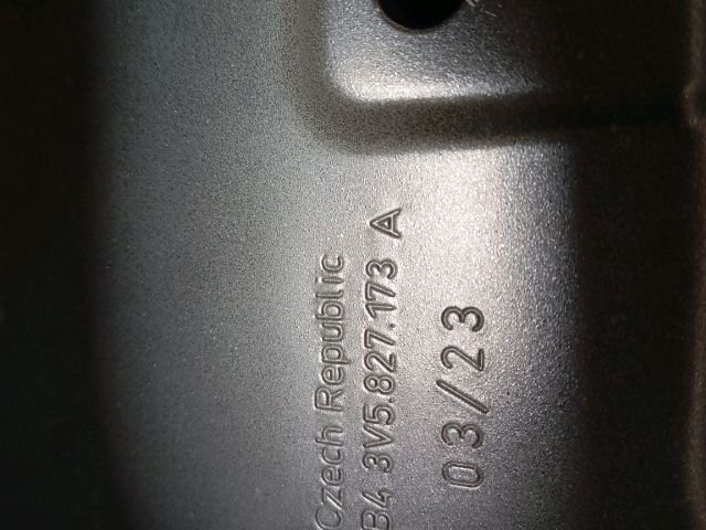 bontott SKODA SUPERB III Csomagtérajtó (Üres lemez)