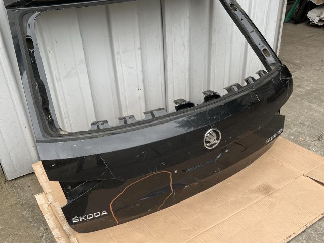 bontott SKODA SUPERB III Csomagtérajtó (Üres lemez)