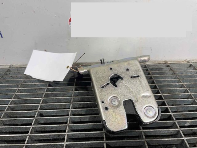 bontott SKODA SUPERB III Csomagtérajtó Ütköző