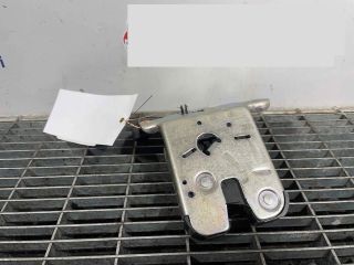 bontott SKODA SUPERB III Csomagtérajtó Ütköző