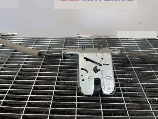 bontott SKODA SUPERB III Csomagtérajtó Ütköző