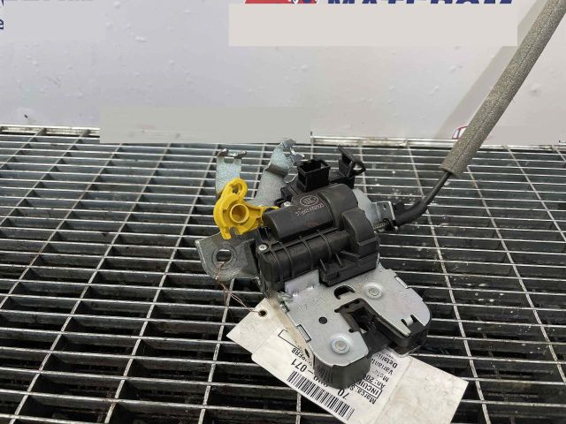 bontott SKODA SUPERB III Csomagtérajtó Ütköző