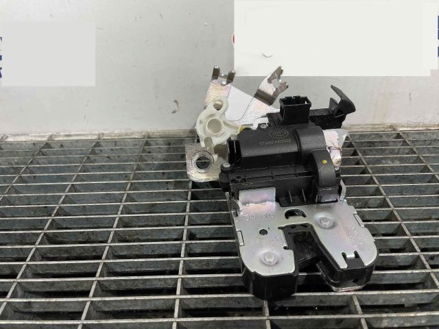 bontott SKODA SUPERB III Csomagtérajtó Ütköző