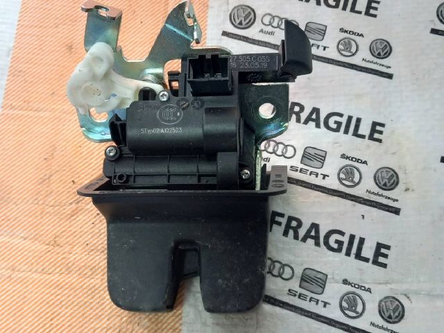 bontott SKODA SUPERB III Csomagtérajtó Zárszerkezet