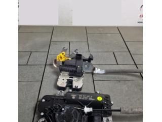 bontott SKODA SUPERB III Csomagtérajtó Zárszerkezet