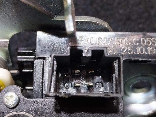 bontott SKODA SUPERB III Csomagtérajtó Zárszerkezet