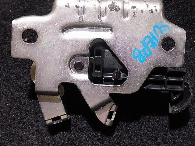 bontott SKODA SUPERB III Csomagtérajtó Zárszerkezet