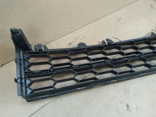 bontott SKODA SUPERB III Első Lökhárító Alsó Középső Díszrács