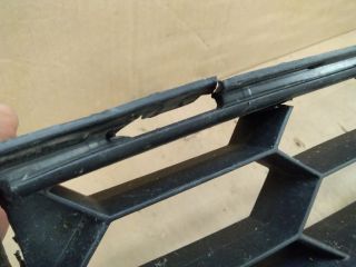 bontott SKODA SUPERB III Első Lökhárító Alsó Középső Díszrács