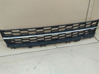bontott SKODA SUPERB III Első Lökhárító Alsó Középső Díszrács