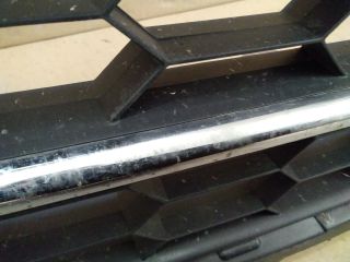 bontott SKODA SUPERB III Első Lökhárító Alsó Középső Díszrács