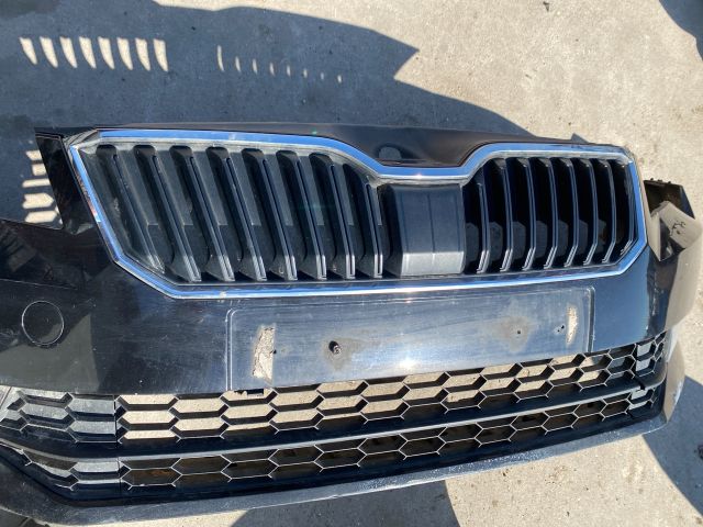 bontott SKODA SUPERB III Első Lökhárító (Részeivel)