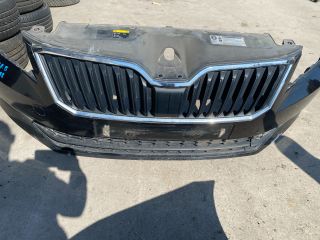 bontott SKODA SUPERB III Első Lökhárító (Részeivel)