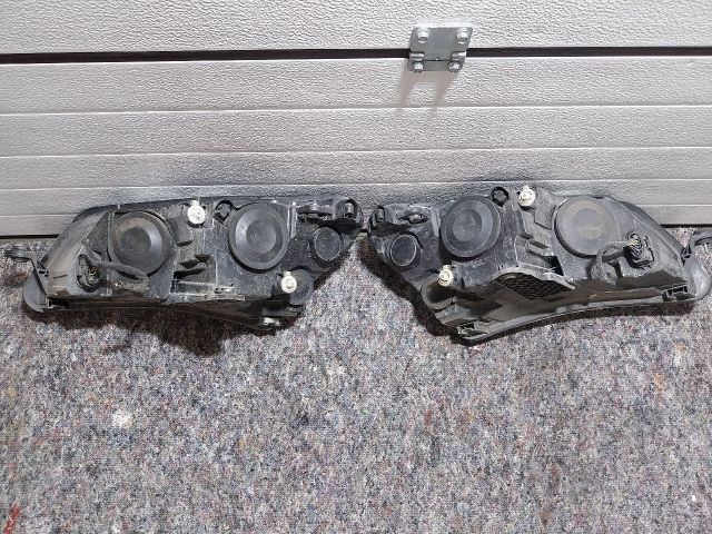 bontott SKODA SUPERB III Fényszóró Pár