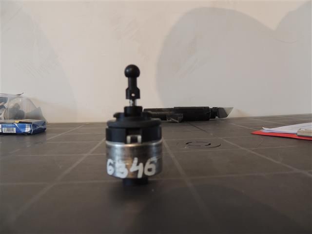 bontott SKODA SUPERB III Fényszórómagasság Állító Motor Jobb