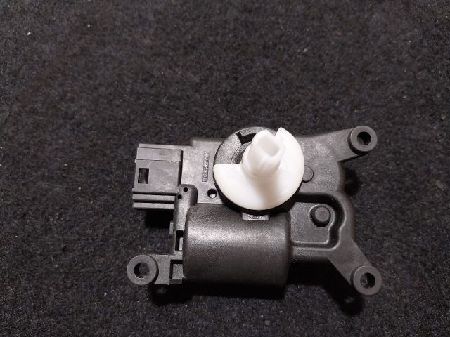 bontott SKODA SUPERB III Fűtés Állító Motor