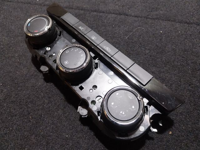 bontott SKODA SUPERB III Fűtéskapcsoló (digit klímás)