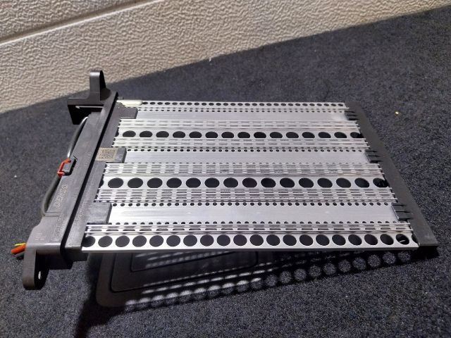 bontott SKODA SUPERB III Fűtőradiátor (Elektromos)