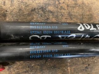 bontott SKODA SUPERB III Gázrugós Kitámasztó Teleszkóp Motorháztető