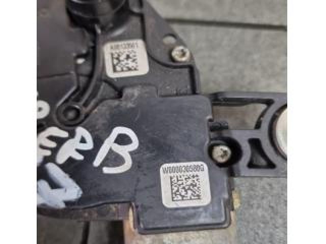 bontott SKODA SUPERB III Hátsó Ablaktörlő Motor