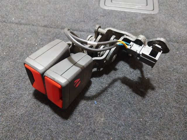 bontott SKODA SUPERB III Hátsó középső Biztonsági Öv