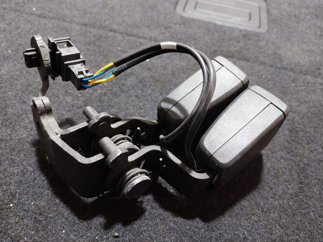 bontott SKODA SUPERB III Hátsó középső Biztonsági Öv