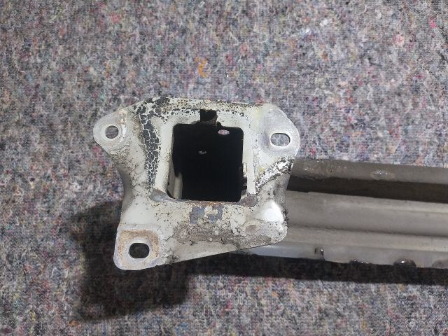 bontott SKODA SUPERB III Hátsó Lökhárító Merevítő (Fém)