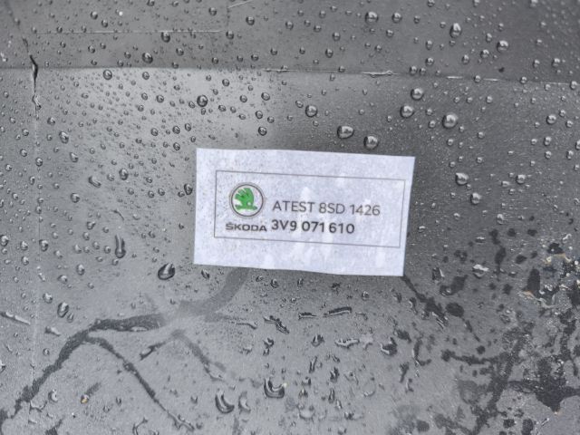 bontott SKODA SUPERB III Hátsó Lökhárító (Részeivel)