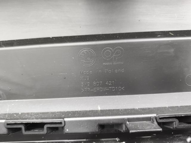 bontott SKODA SUPERB III Hátsó Lökhárító (Részeivel)